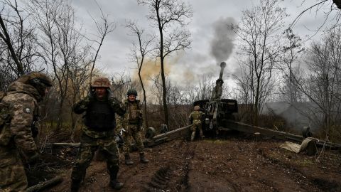 Ukrainian servicemen fire artillery near the frontline in Zaporizhzhia region, Ukraine January 5, 2023.  