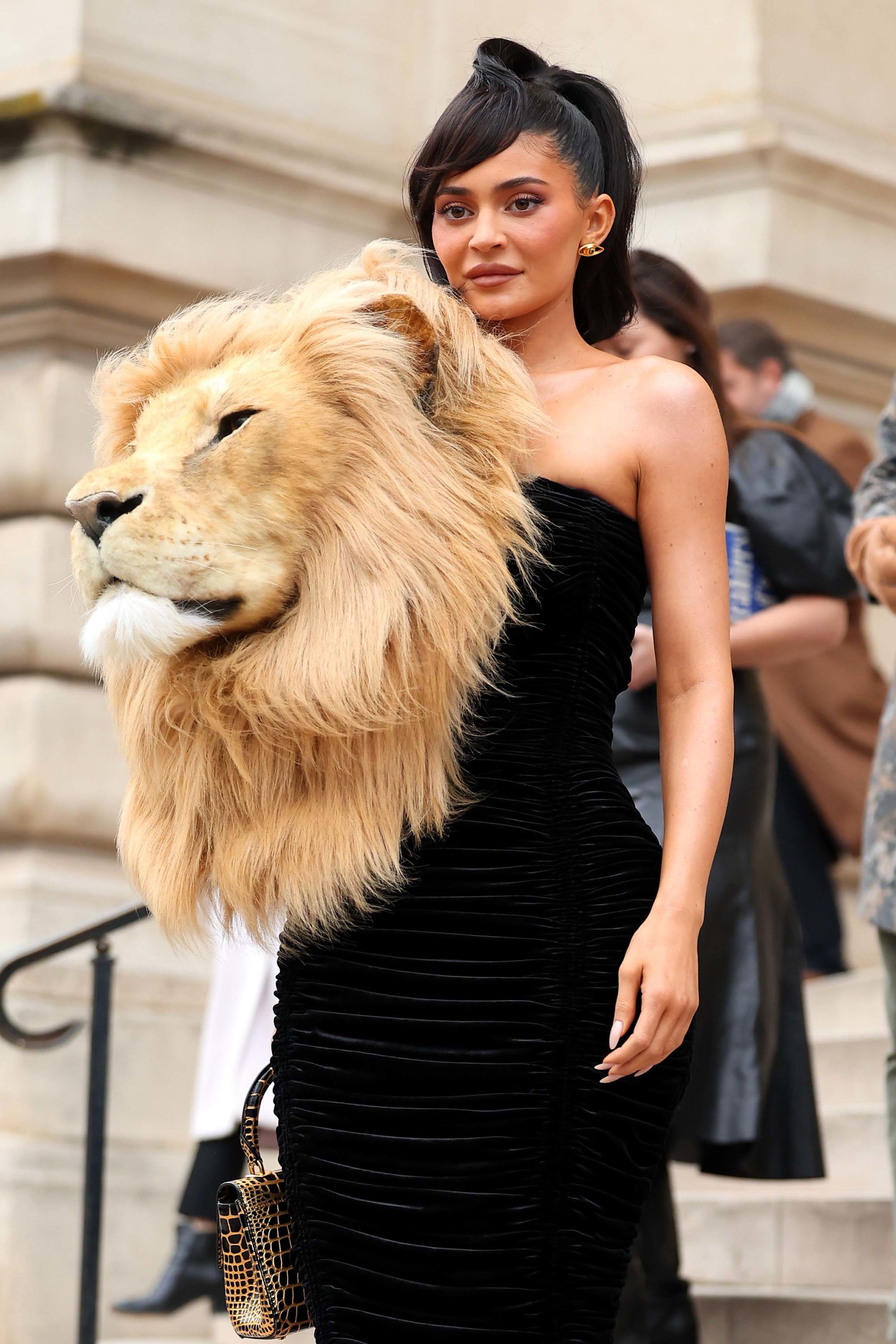 01 Kylie Jenner Schiaparelli lion headdress RESTRICTED