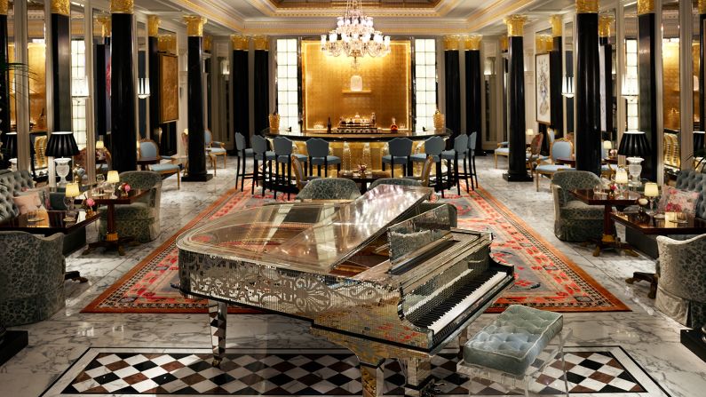 <strong>Artists' Bar:</strong> Toward the end of The Promenade, the new Artists' Bar showcases Liberace's mirrored piano.