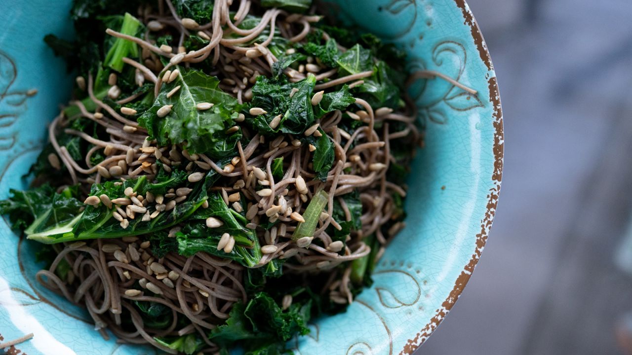 This kale soba salad is a mixture of kale, sunflower seeds and soba noodles, which are made from buckwheat flour.