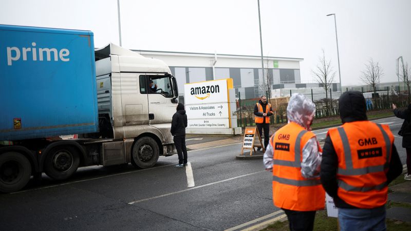 Amazon warehouse workers walk out in first UK strike | CNN Business