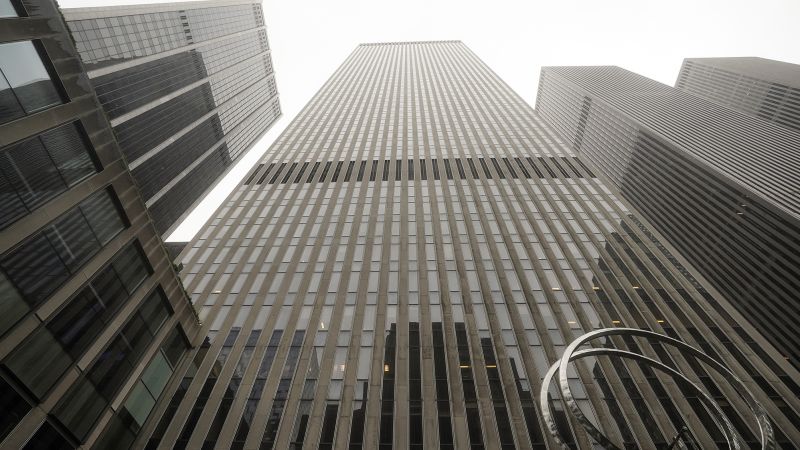 NextImg:Fox CEO Lachlan Murdoch dismisses $1.6 billion defamation case revelations as 'noise' | CNN Business