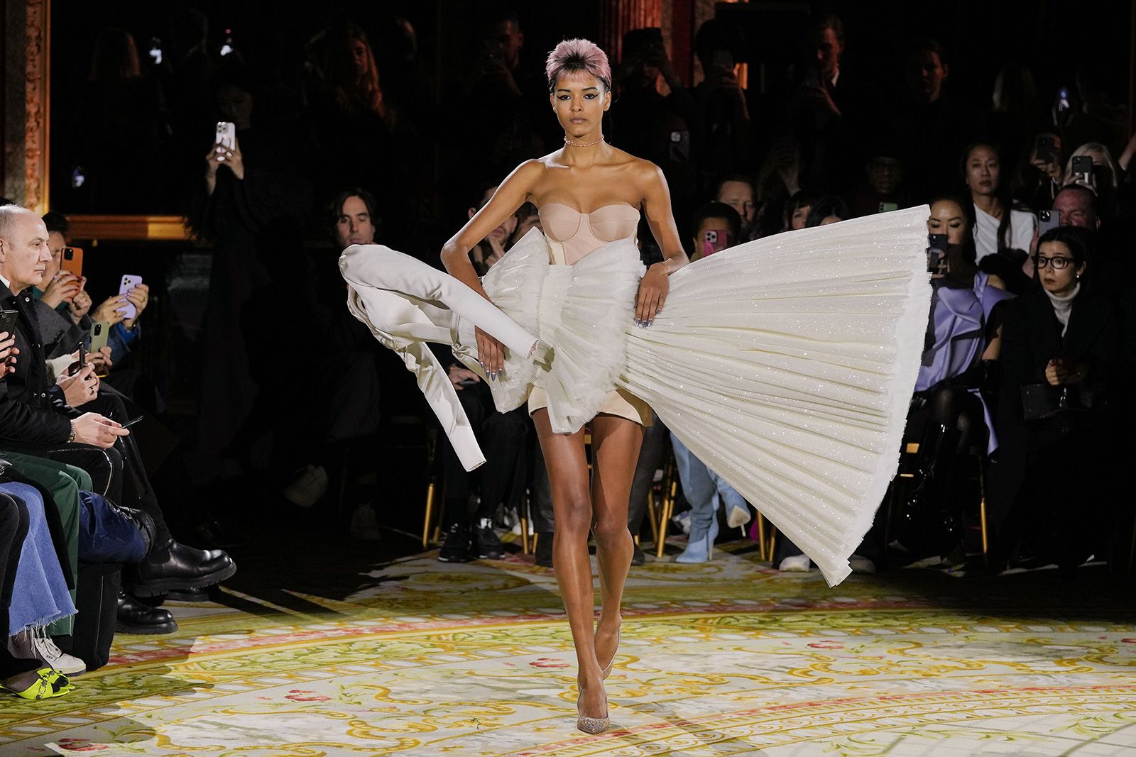 Viktor & Rolf show features upside-down and sideways gowns at ...