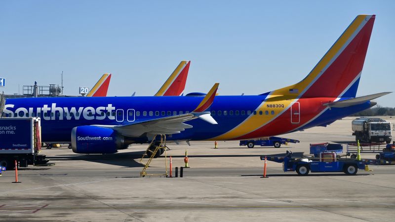 Southwest reporta pérdidas trimestrales y advierte de más pérdidas tras colapso del servicio