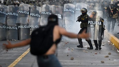 Ülke, eski Devlet Başkanı Pedro Castillo'nun devrilmesinin ardından son on yılların en şiddetli protestolarıyla sarsıldı. 
