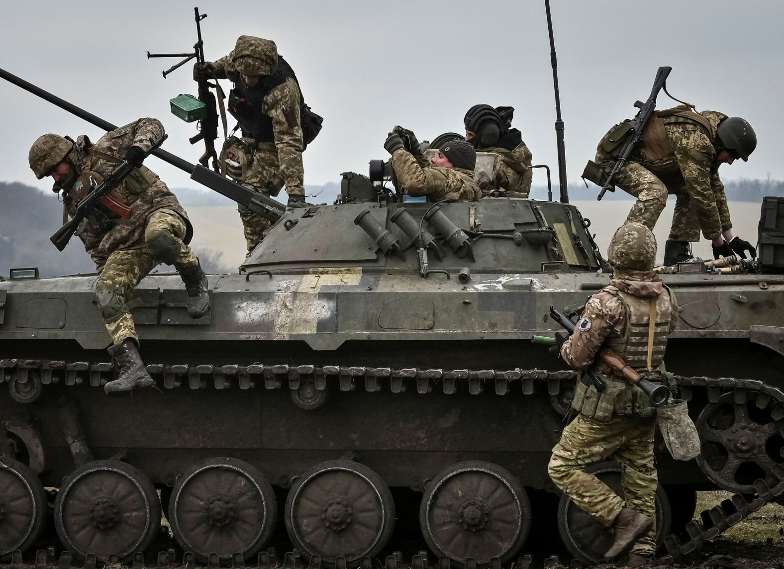 Ukrainian service members attend drills in the country's Zaporizhzhia region on Monday, January 23.