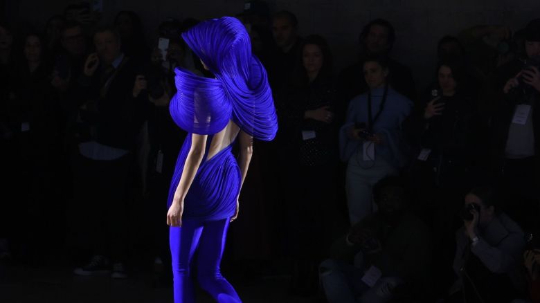 PARIS, FRANCE - JANUARY 26: (EDITORIAL USE ONLY - For Non-Editorial use please seek approval from Fashion House) A model walks the runway during the Gaurav Gupta Haute Couture Spring Summer 2023 show as part of Paris Fashion Week on January 26, 2023 in Paris, France. (Photo by Vittorio Zunino Celotto/Vittorio Zunino Celotto/Getty Images)