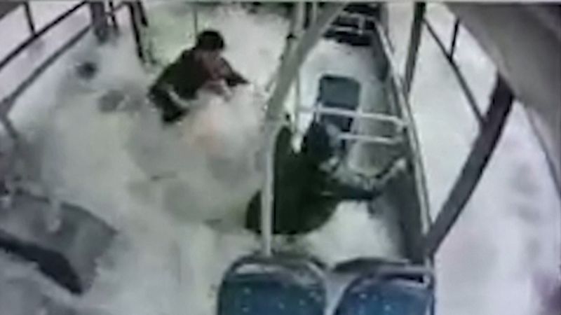 Video: Bus in Malatya, Turkey flooded with water after plunging into lake | CNN