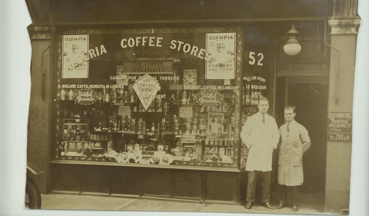 Algerian Coffee Stores in the 1930s. The shop was founded in 1887 and is run as a family business today.
