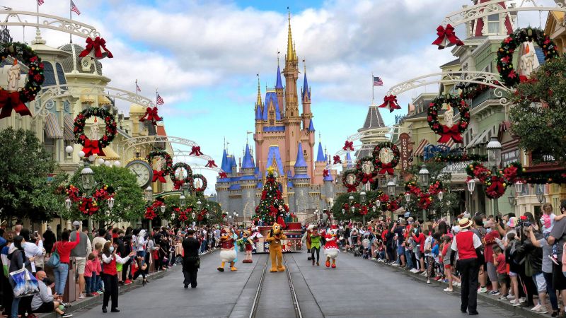 Union members poised to reject Disney World contract offer