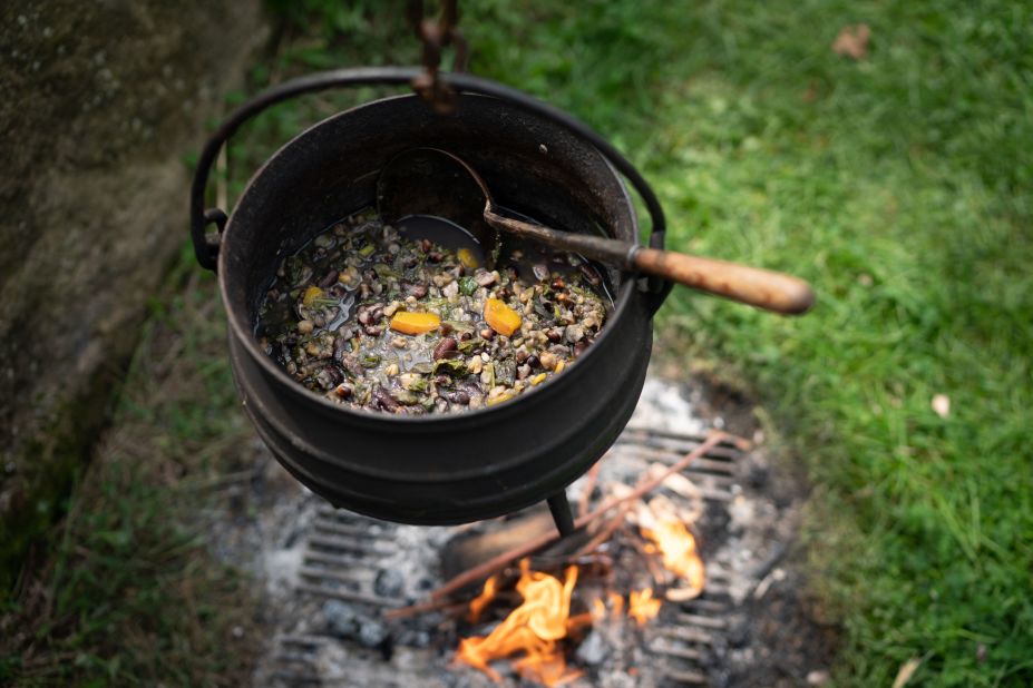 This 1620s Plymouth succotash is a one-pot meal of corn, beans, squash and "whatever else" you have on hand, said chef Paula Marcoux, a food historian and expert on the "first Thanksgiving." 