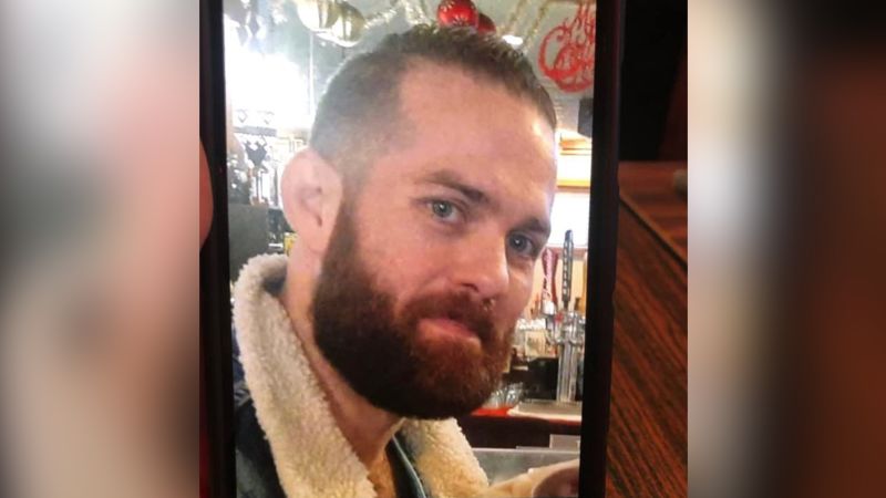 Man suspected of kidnapping and beating a woman in Oregon may be using dating apps to evade police - CNN
