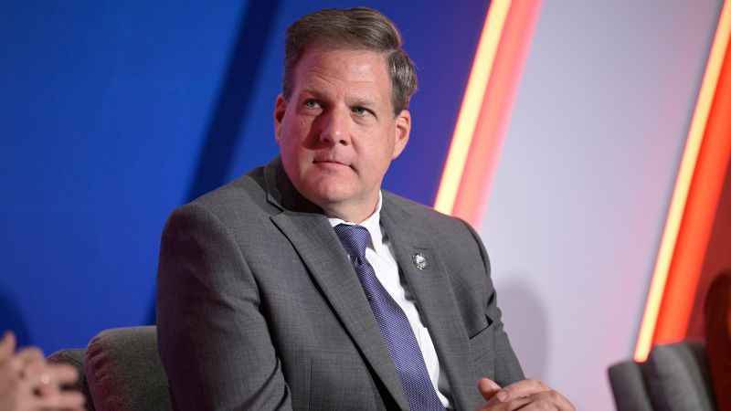 New Hampshire GOP governor says he's considering 2024 White House bid