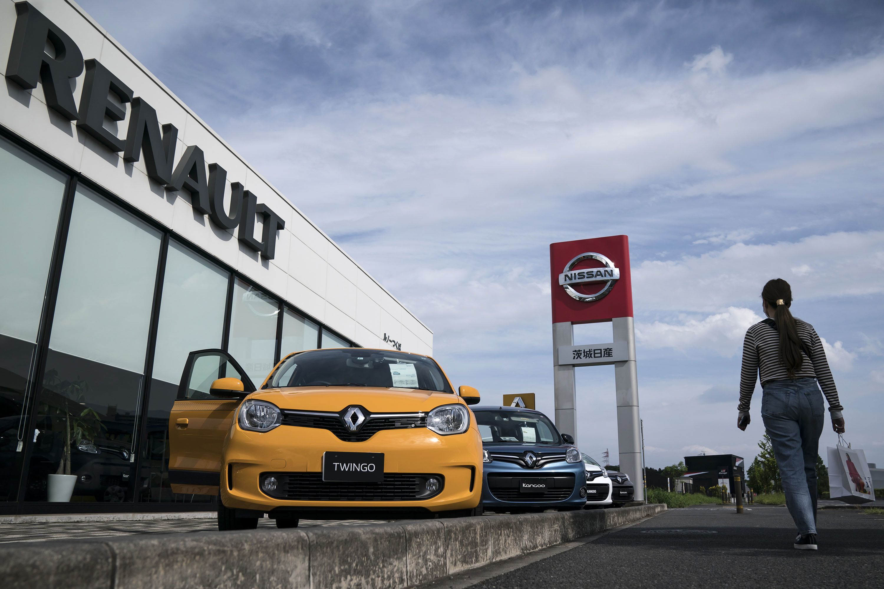 renault-nissan-alliance: automakers restructure their longstanding alliance | cnn business