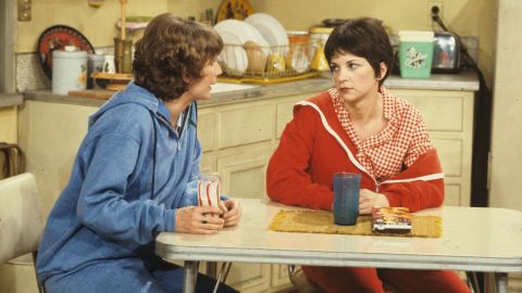 Penny Marshall and Cindy Williams in the 1979 episode 
