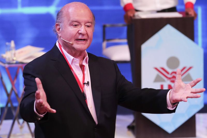 Cabello: Louis Vuitton despide al estilo ultralacio para su Resort 2022