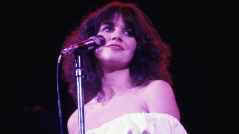 UNSPECIFIED - JANUARY 01:  Photo of Linda RONSTADT  (Photo by Richard E. Aaron/Redferns)