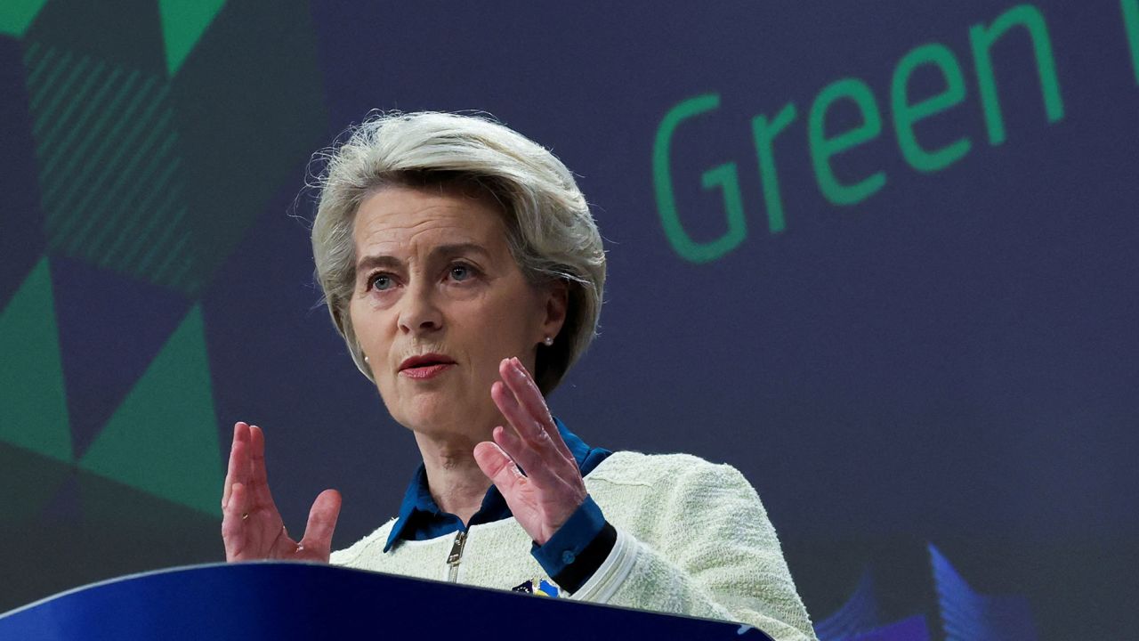 European Commission President Ursula von der Leyen presents a "communication" detailing the EU's "Green Deal Industrial Plan" to ensure the bloc plays a leading role in clean tech production, partly in EU's response to the U.S. Inflation Reduction Act, which will provide $369 billion of subsidies for electric vehicles and other green products, in Brussels, Belgium February 1, 2023. 