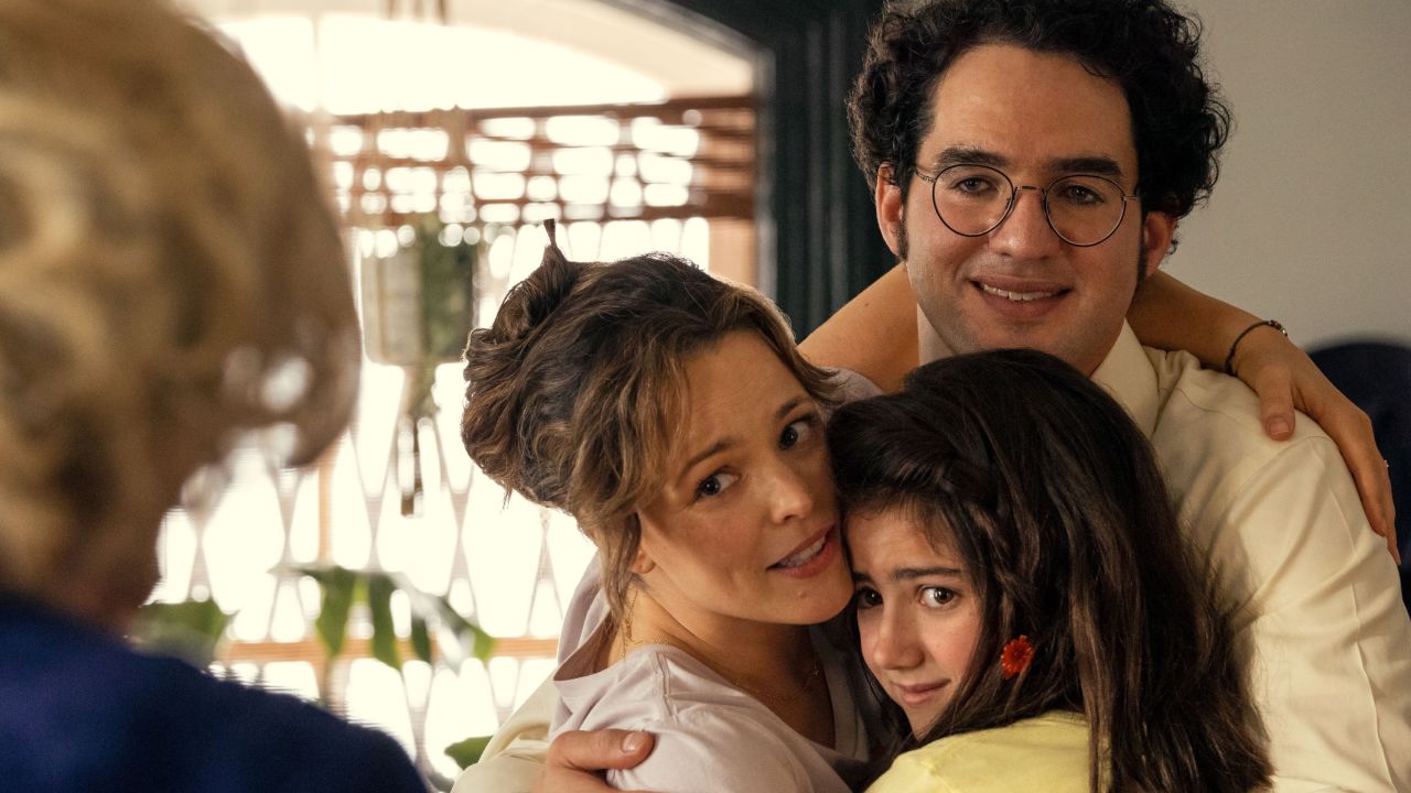 Kathy Bates, Rachel McAdams, Abby Ryder Fortson and Benny Safdie in "Are You There God? It's Me, Margaret."
