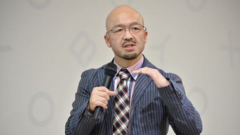 جاپان میں ایک استاد، Hideya Tokiyoshi نے CNN کو بتایا کہ انہوں نے گزشتہ 30 سالوں میں بمشکل اپنی تنخواہ میں اضافہ دیکھا ہے۔