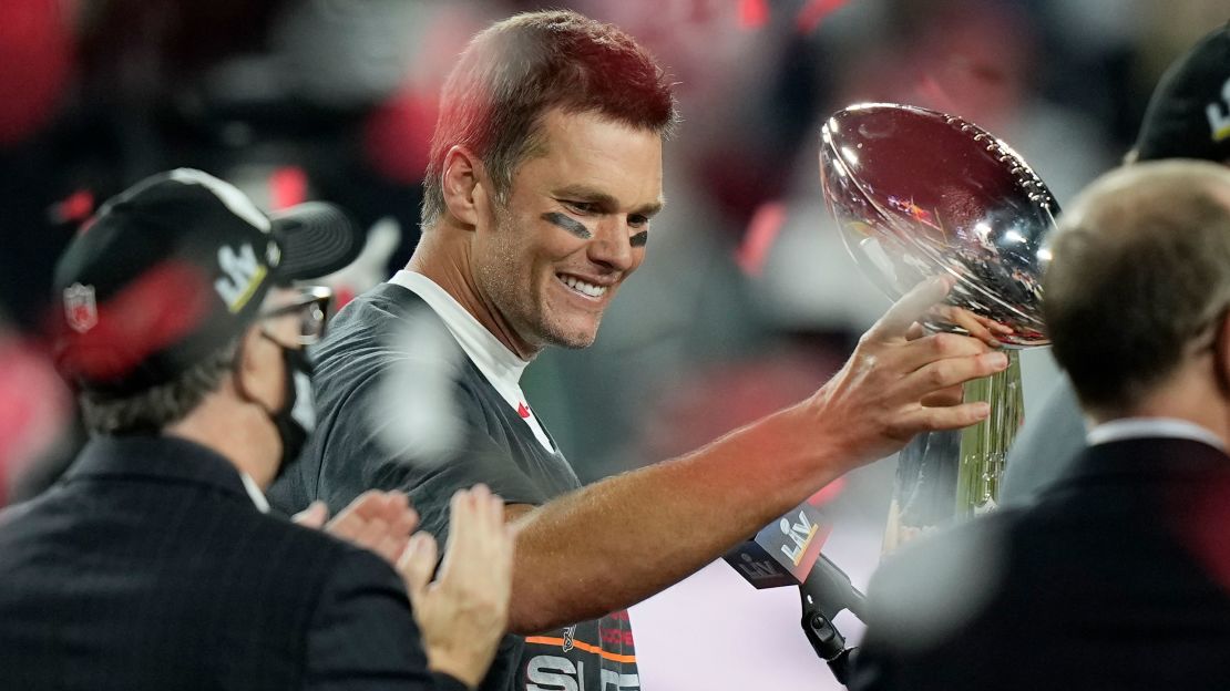 Tom Brady Shows Off His 7 Super Bowl Rings
