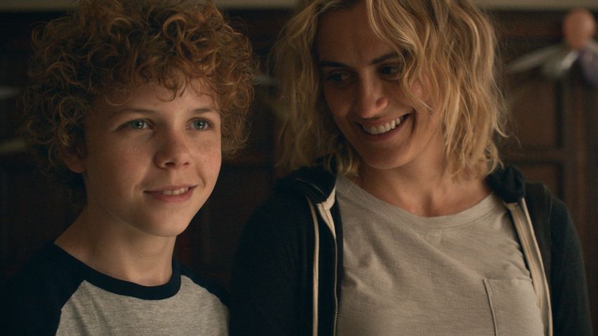 Colin O'Brien and Taylor Schilling in "Dear Edward"