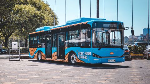 Roam Rapid Bus designed by ROHM. The buses have a range of over 224 miles and can accommodate up to 90 passengers.