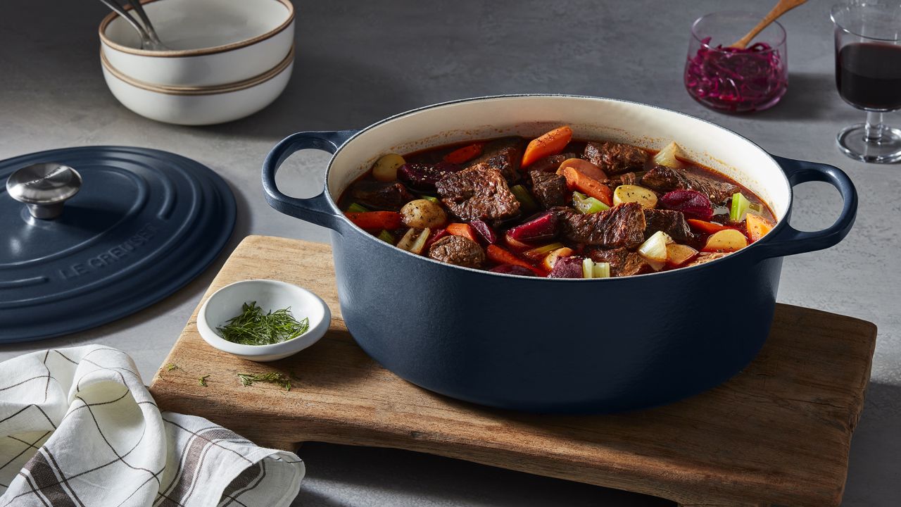 le creuset matte navy cnnu