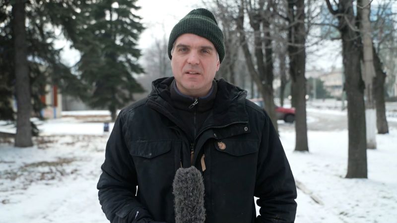 'It turned bad in an instant': CNN crew has close call in Ukraine as Russian missiles pummel their location | CNN Business