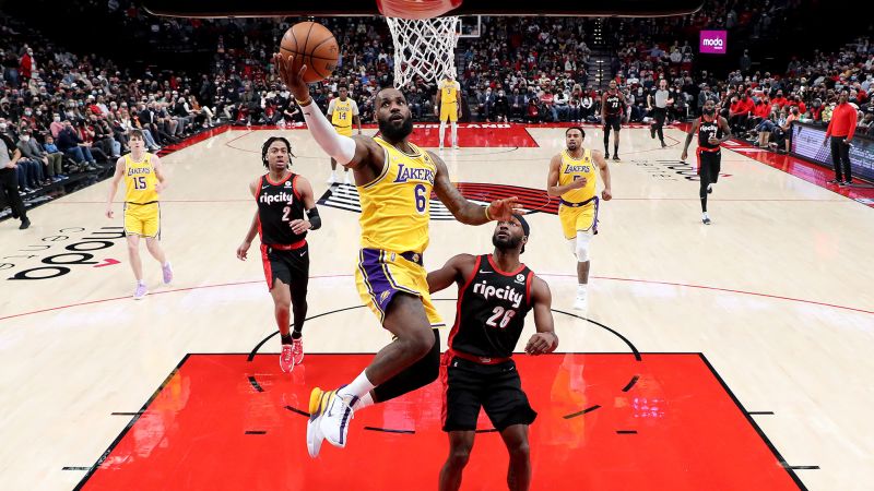 NextImg:LeBron James breaks NBA's all-time scoring record, surpassing Kareem Abdul-Jabbar | CNN
