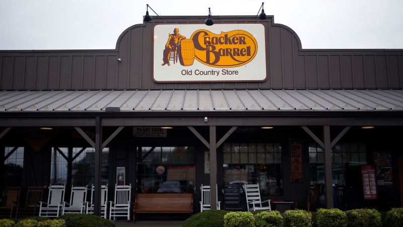 This Valentines’ Day, propose at Cracker Barrel and you might just win free food for a year | CNN Business