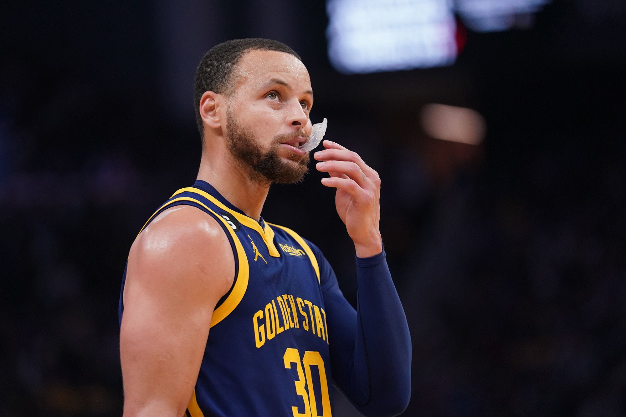Steph Curry: Golden State Warriors star out indefinitely with ligament  damage | CNN