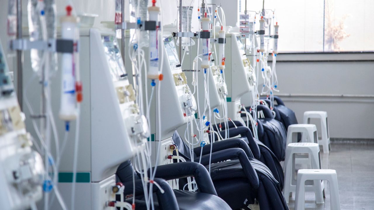 Patients who need regular dialysis treatments have high rates of staph infections in their blood compared with people who don't need these treatments, according to a new CDC report.