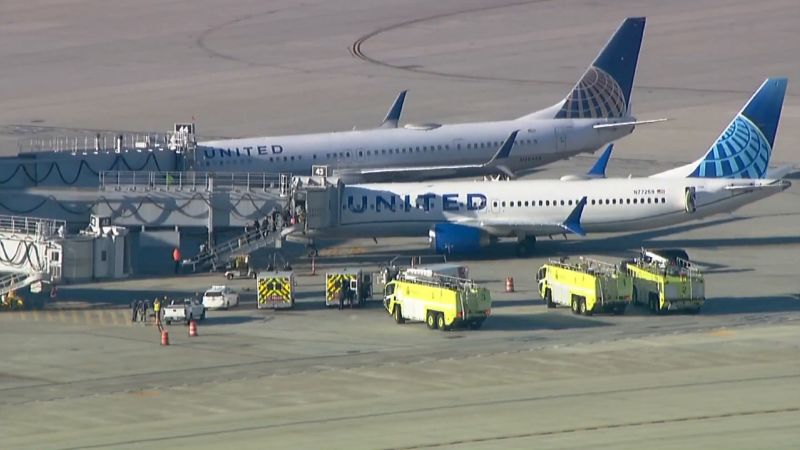 4 people hospitalized after battery fire in United plane cabin | CNN