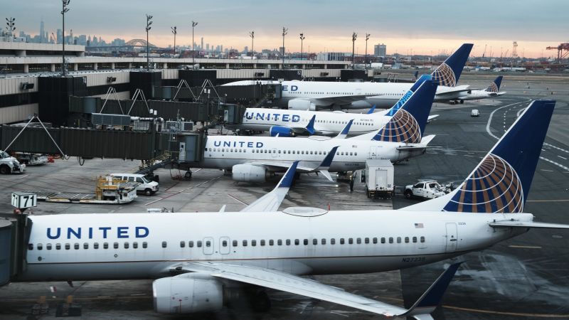 NextImg:Opinion: Finally an airline is making it easier to fly with kids | CNN