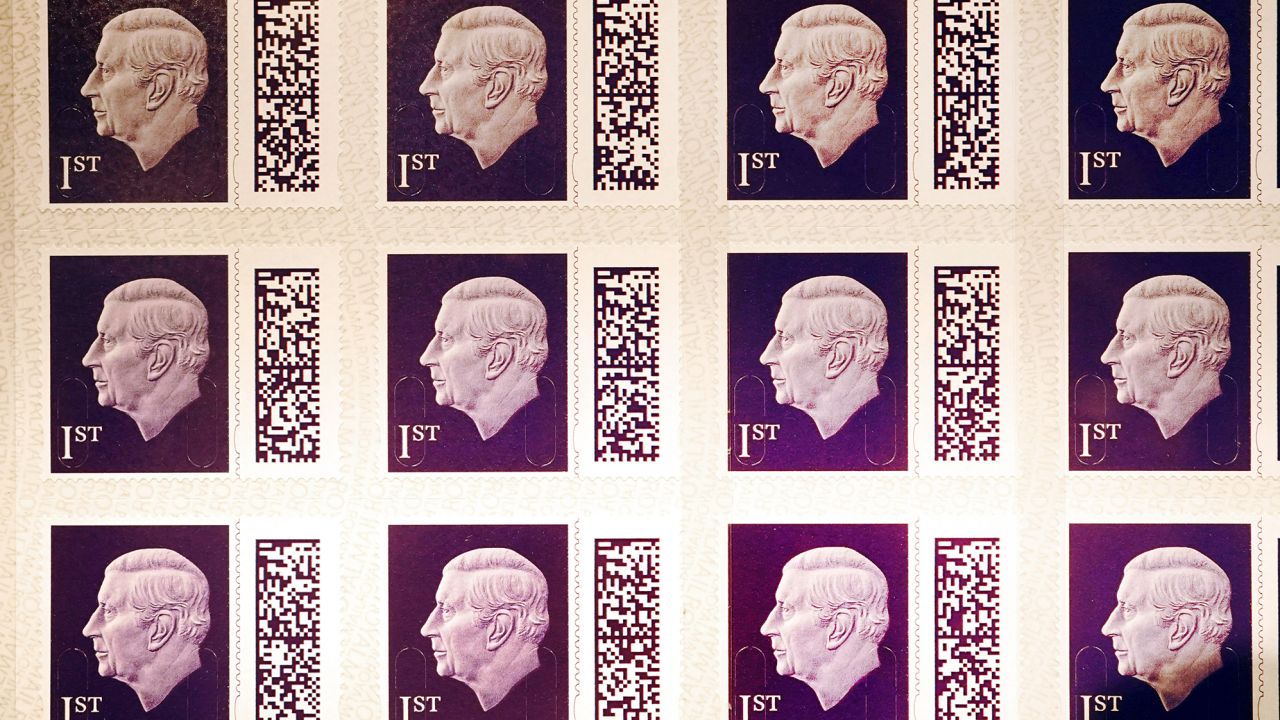 The image of the King is an adapted version of the portrait created by Martin Jennings for the new UK coinage.  