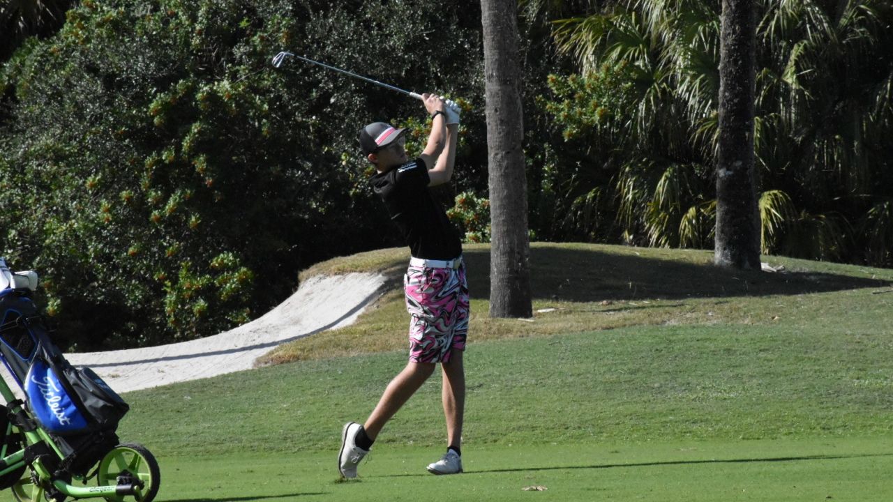 Gilmore is a fan of wearing wild colors at tournaments.