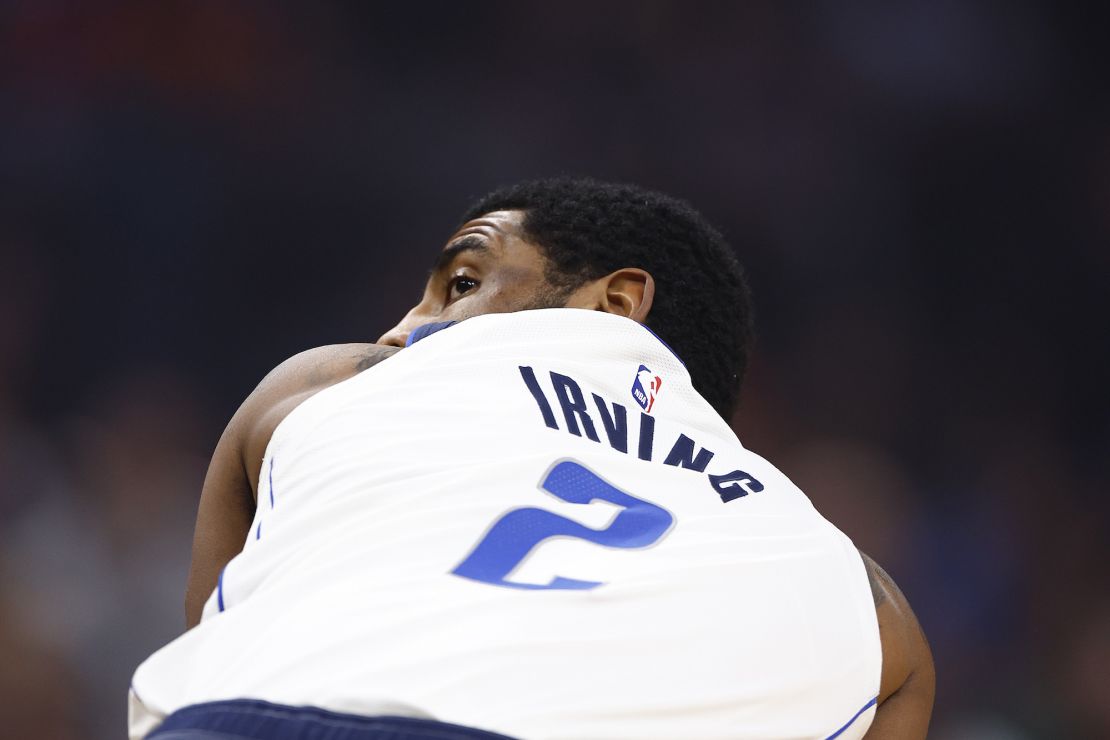 Irving will help relieve some of Doncić's offensive responsibilities.