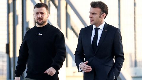 Macron and Zelensky at the Velizy-Villacoublay airport southwest of Paris on Thursday morning. 