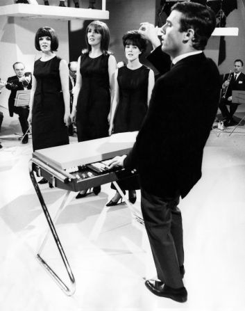 Bacharach appears on TV with the Breakaways in 1965.