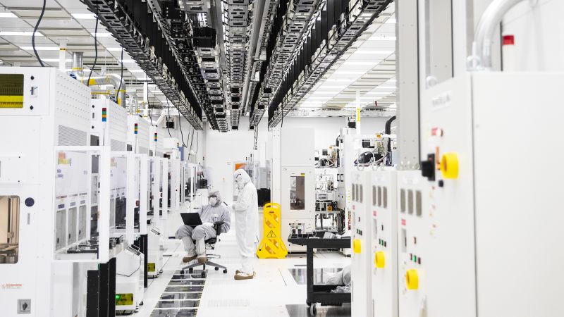 NextImg:GM signs exclusive deal for US semiconductor production | CNN Business