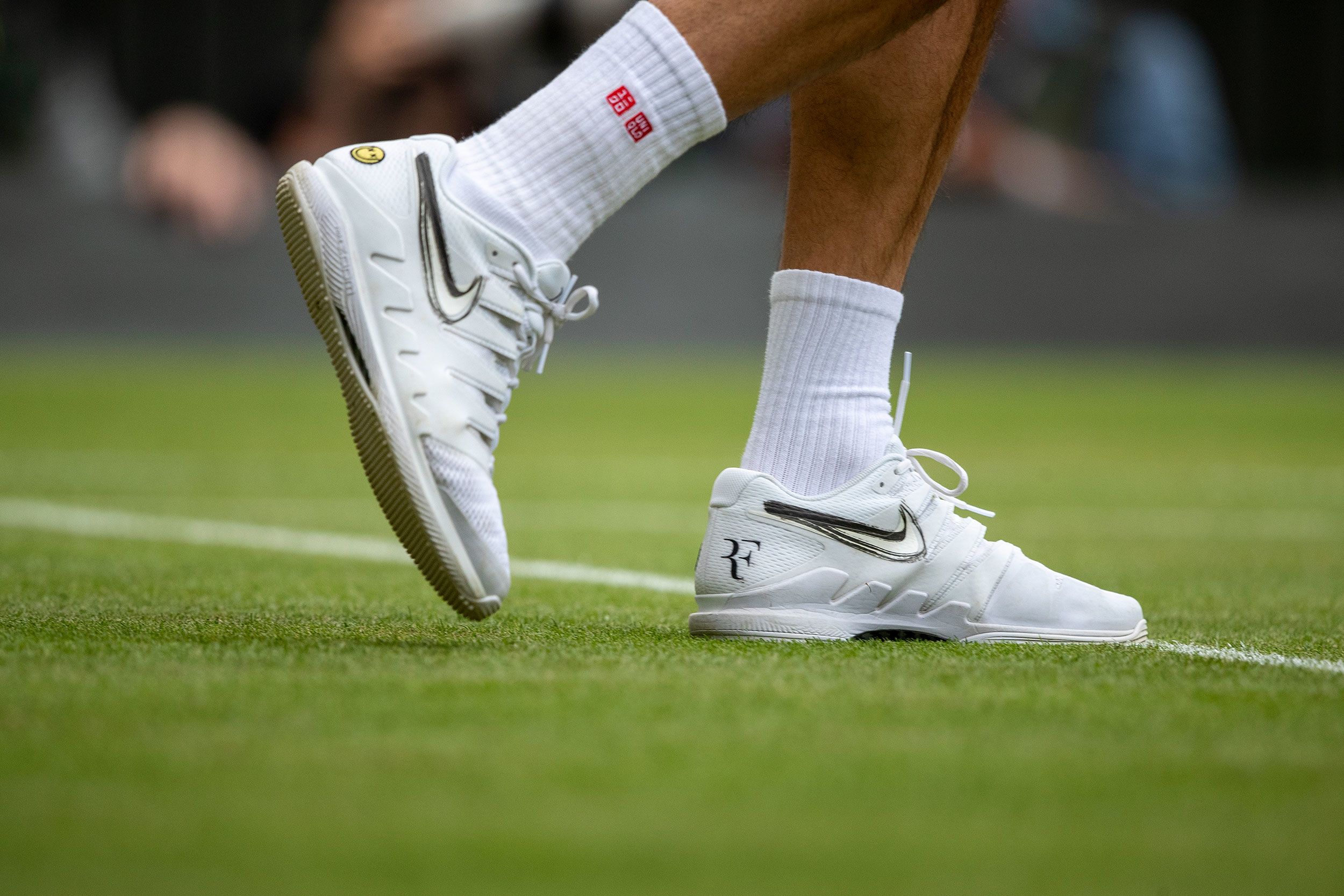 long lekken Overtreden Roger Federer: Letting Swiss star leave Nike for Uniqlo was an 'atrocity,'  says former Nike tennis director | CNN