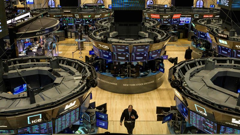 NextImg:Stock buybacks could beat last year's record $1.2 trillion | CNN Business