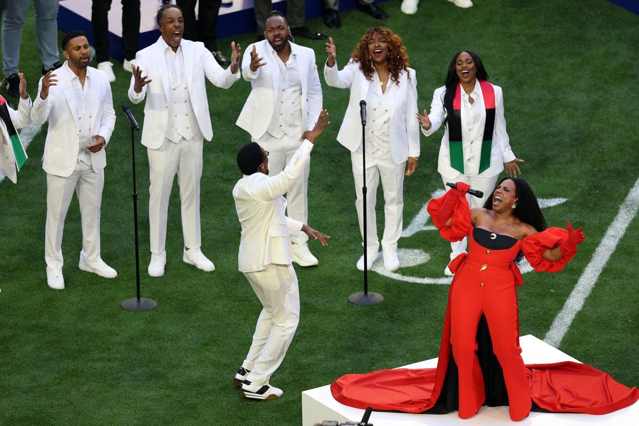 Sheryl Lee Ralph performs "Lift Every Voice and Sing" before the game.