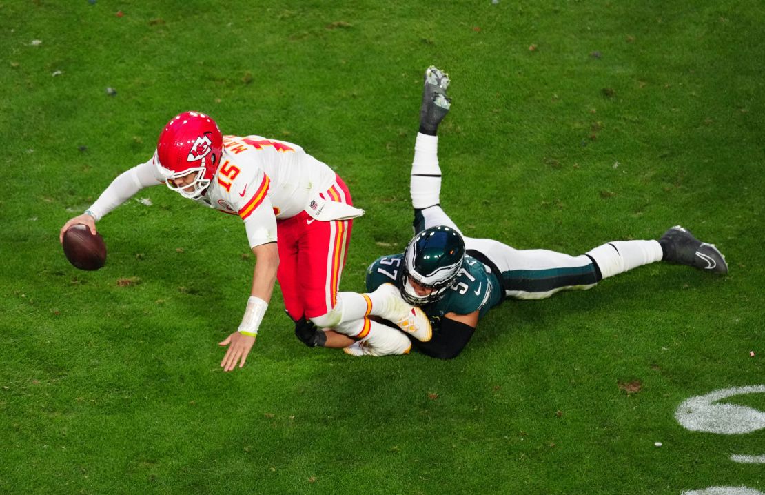 Patrick Mahomes came up limping after he was tackled in the second quarter by Philadelphia Eagles linebacker TJ Edwards.