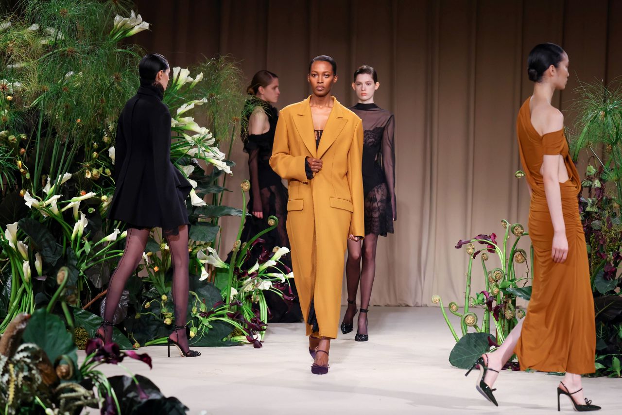 Jason Wu returned to the NYFW schedule with a verdant and refined showing at the Guggenheim Museum.