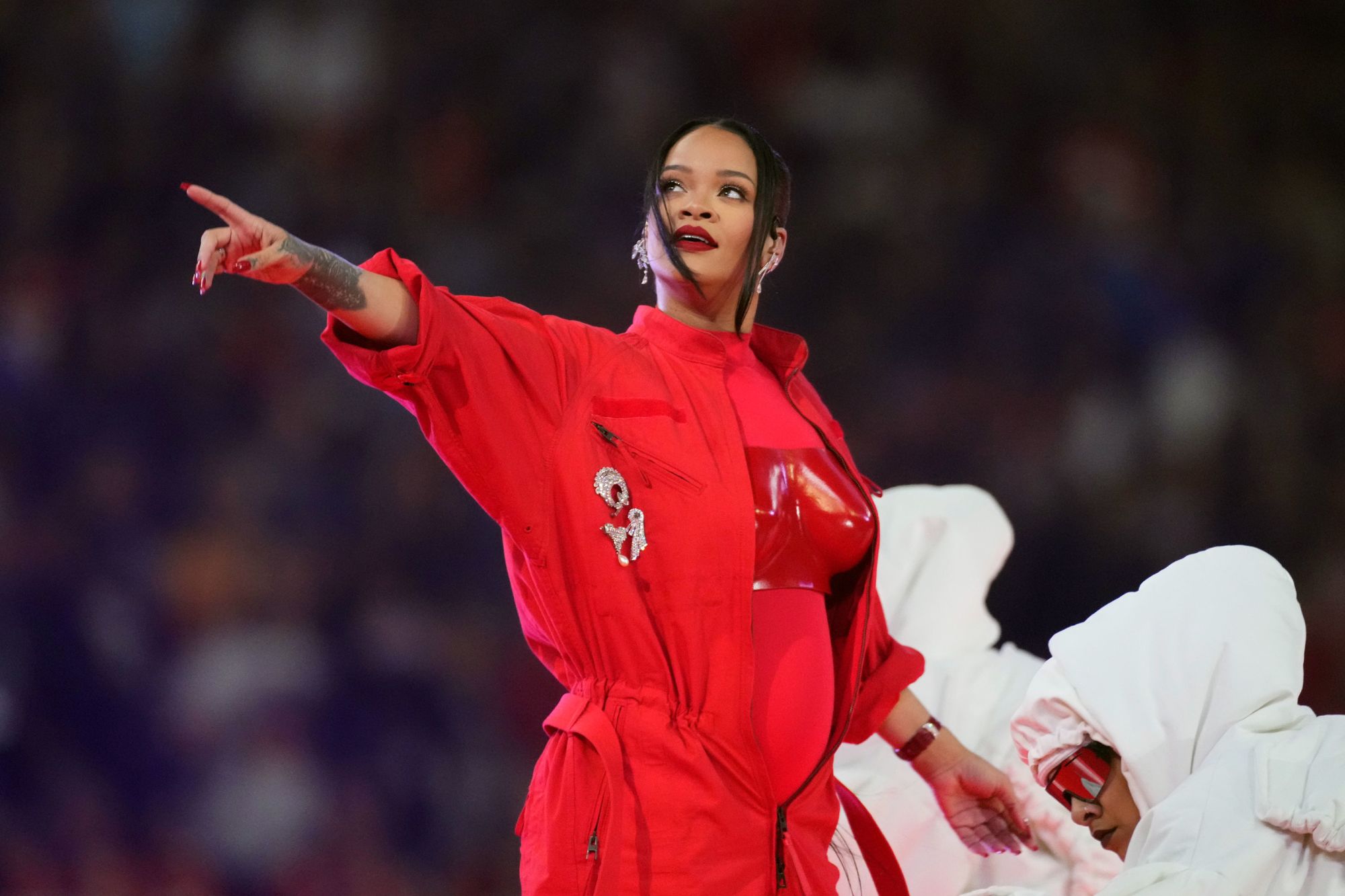 01 rihanna red outfit superbowl