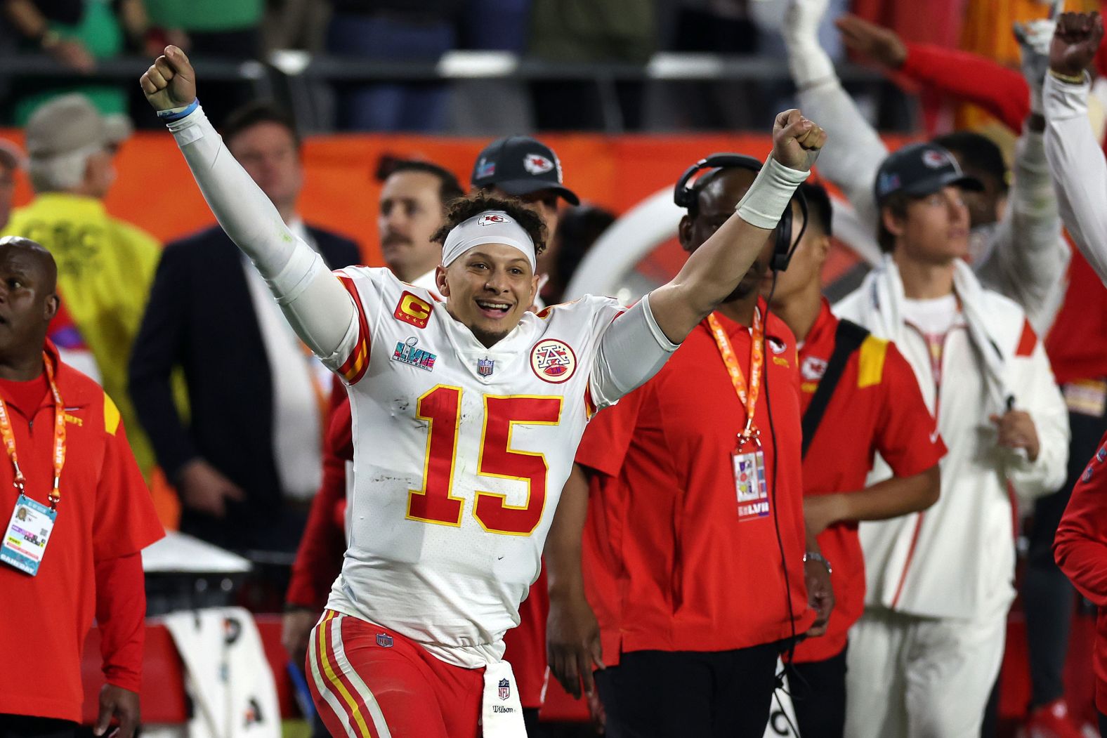Mahomes celebrates at the end of the game.