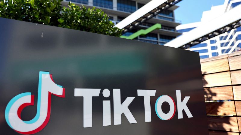 NextImg:Banning TikTok in the US 'should be looked at,' says Schumer | CNN Business