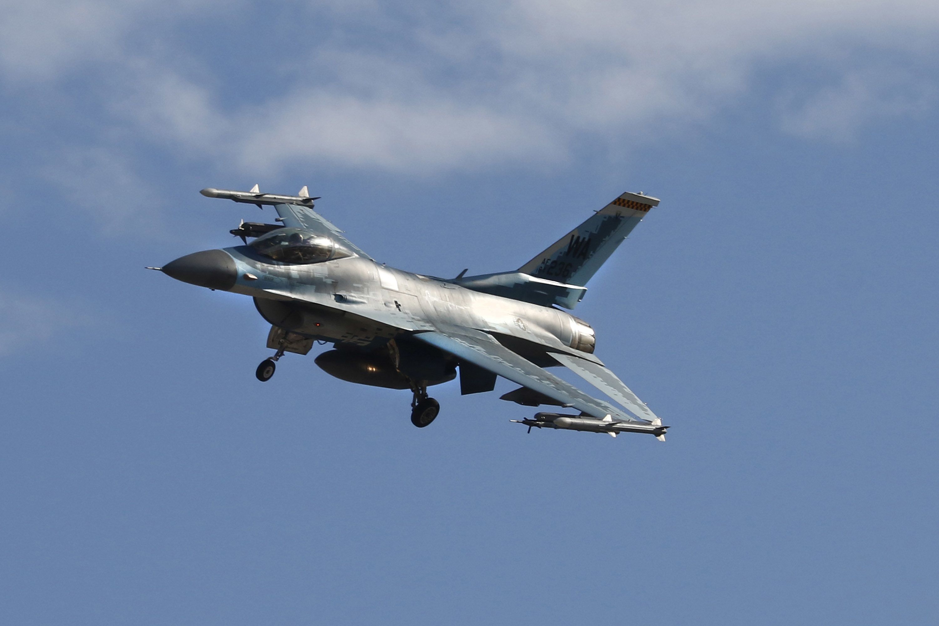 F-16 jets: US signals to allies it won't block their export of F-16 jets to  Ukraine | CNN Politics